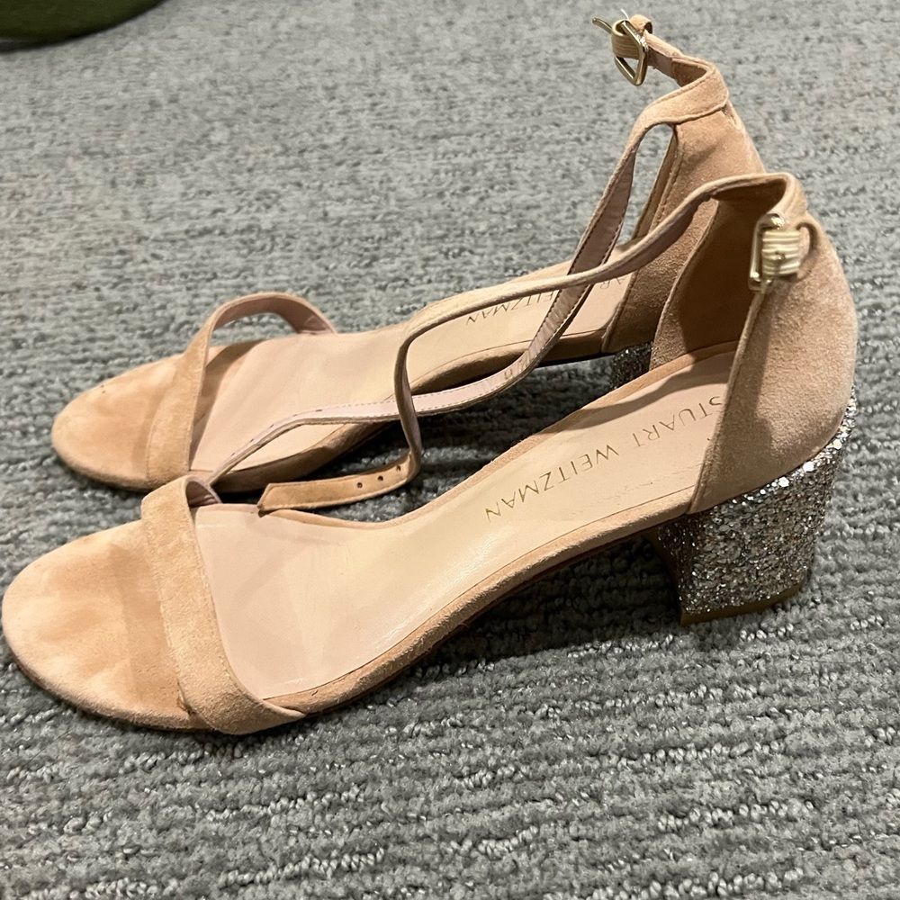 Stuart Weiztman sz 7.5 sandals with glittery 1.5 in heel, very good condition.